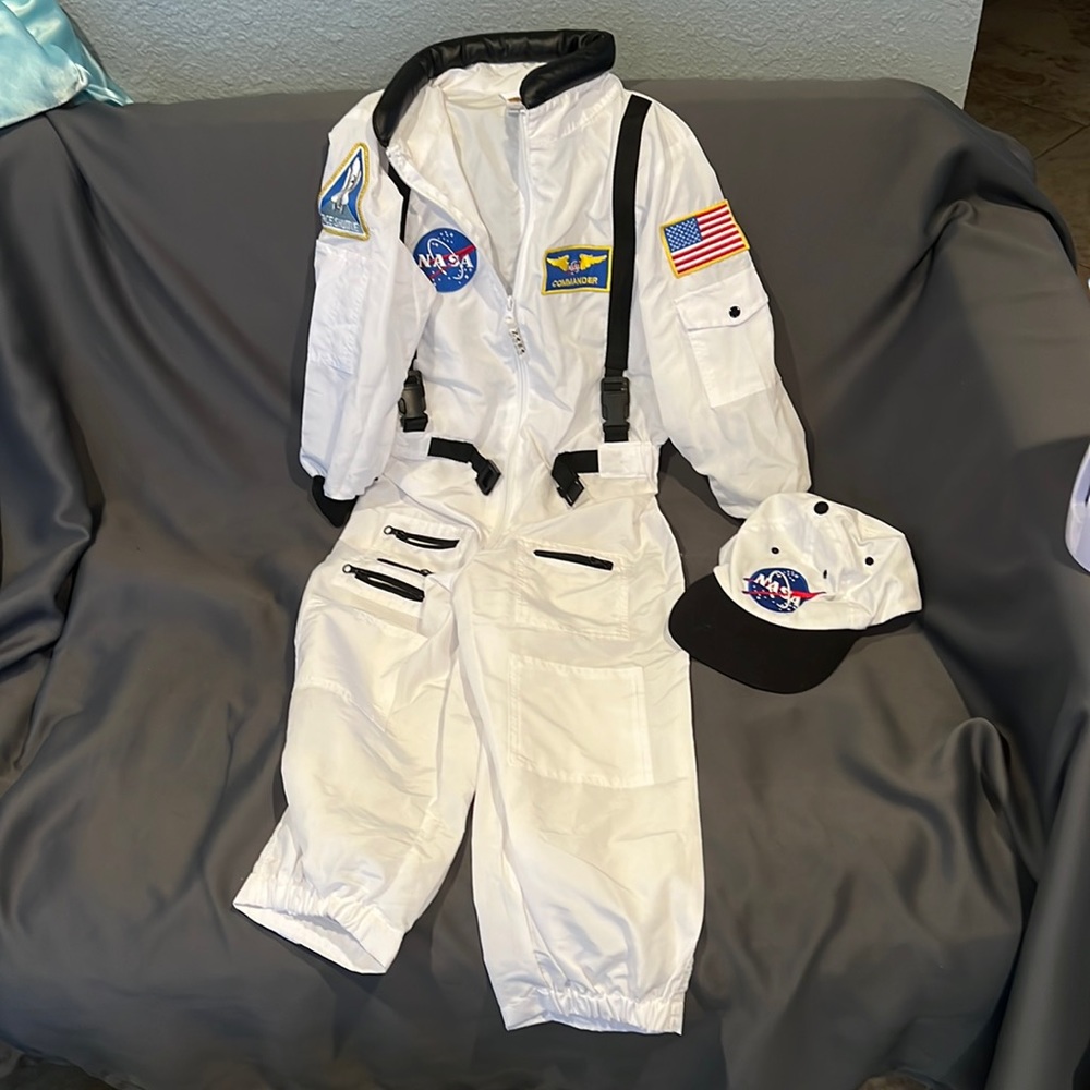 Boys NASA astronaut suit size 8-10